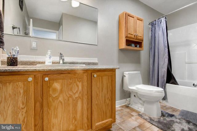 1017 RAILROAD LN, Orrtanna, PA 17353