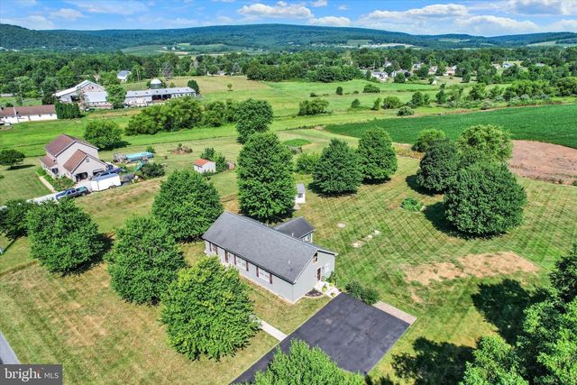 1017 RAILROAD LN, Orrtanna, PA 17353