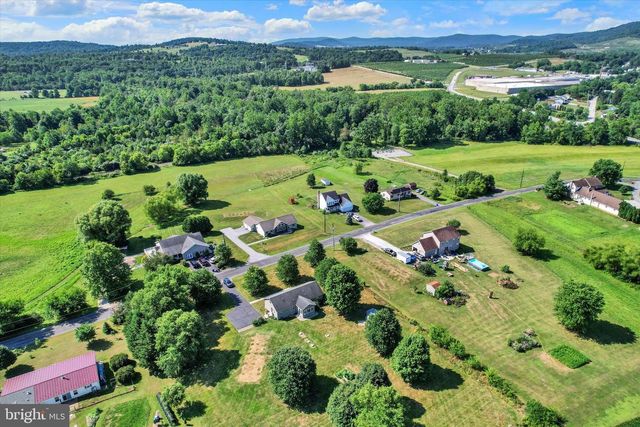 1017 RAILROAD LN, Orrtanna, PA 17353
