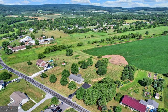 1017 RAILROAD LN, Orrtanna, PA 17353
