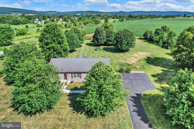 1017 RAILROAD LN, Orrtanna, PA 17353