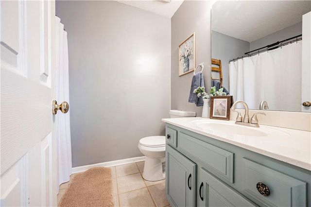 955 Stone Creek Circle, Gardner, KS 66030