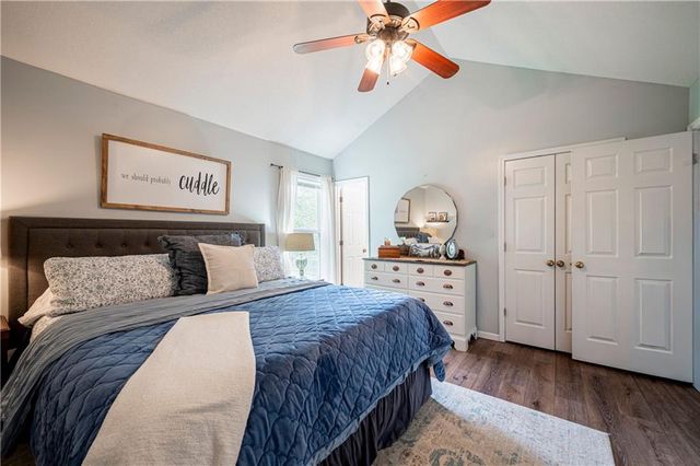 955 Stone Creek Circle, Gardner, KS 66030