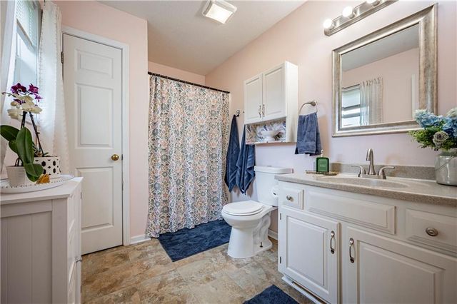 955 Stone Creek Circle, Gardner, KS 66030