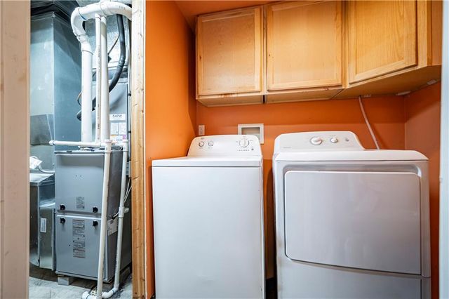 955 Stone Creek Circle, Gardner, KS 66030