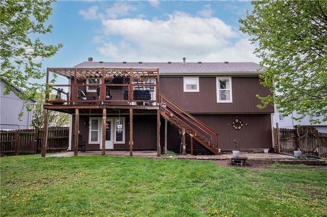 955 Stone Creek Circle, Gardner, KS 66030