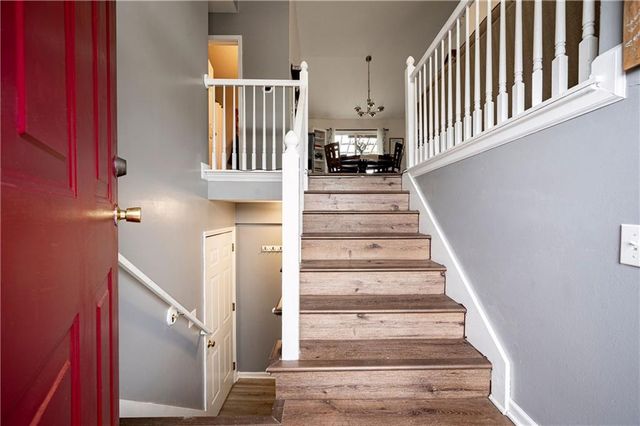 955 Stone Creek Circle, Gardner, KS 66030