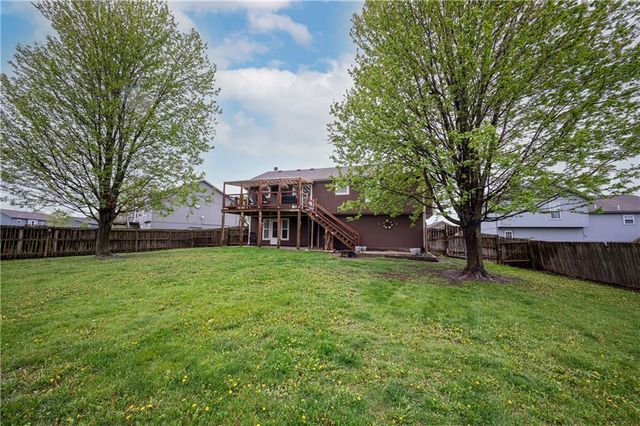 955 Stone Creek Circle, Gardner, KS 66030