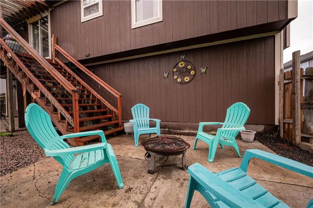 955 Stone Creek Circle, Gardner, KS 66030