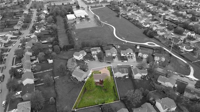 955 Stone Creek Circle, Gardner, KS 66030