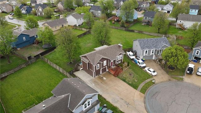 955 Stone Creek Circle, Gardner, KS 66030