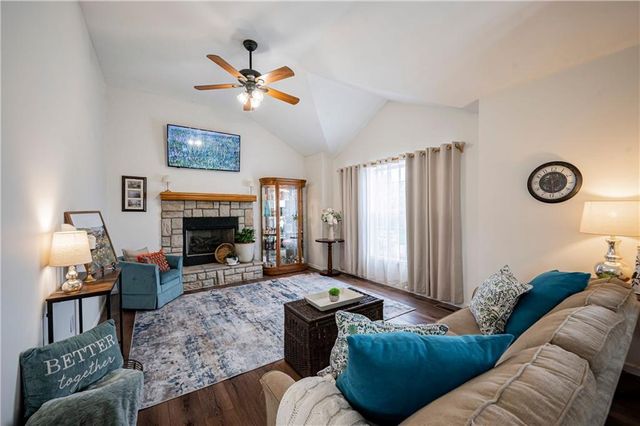 955 Stone Creek Circle, Gardner, KS 66030