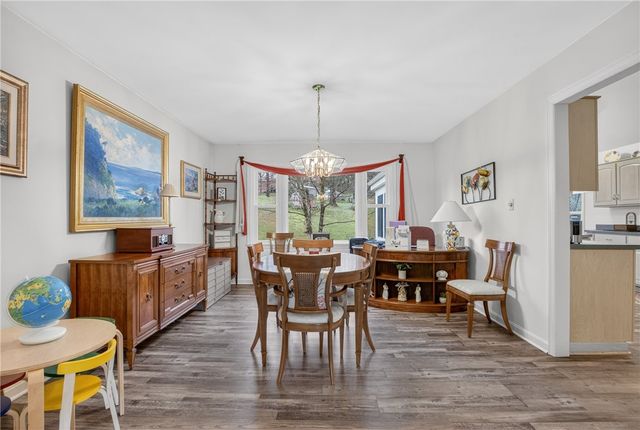 111 Ammons Dr, Peters Twp, PA 15317