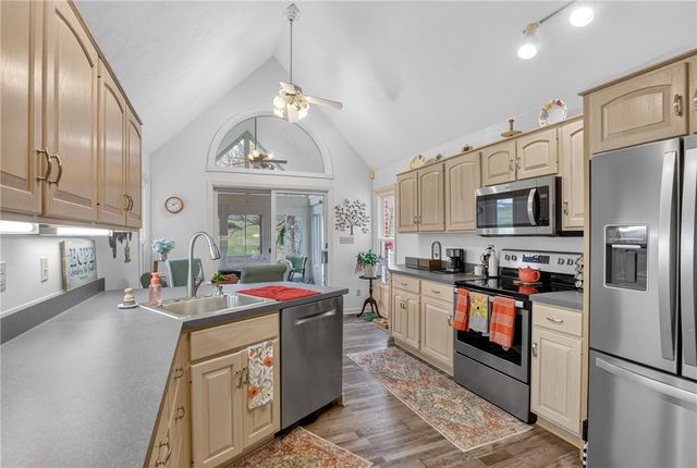 111 Ammons Dr, Peters Twp, PA 15317