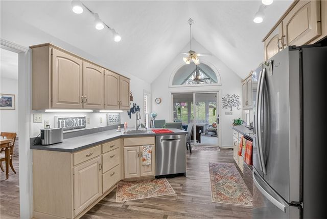 111 Ammons Dr, Peters Twp, PA 15317