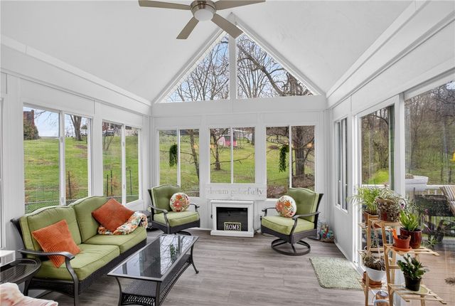 111 Ammons Dr, Peters Twp, PA 15317