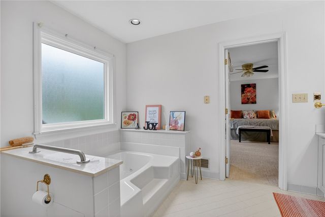 111 Ammons Dr, Peters Twp, PA 15317