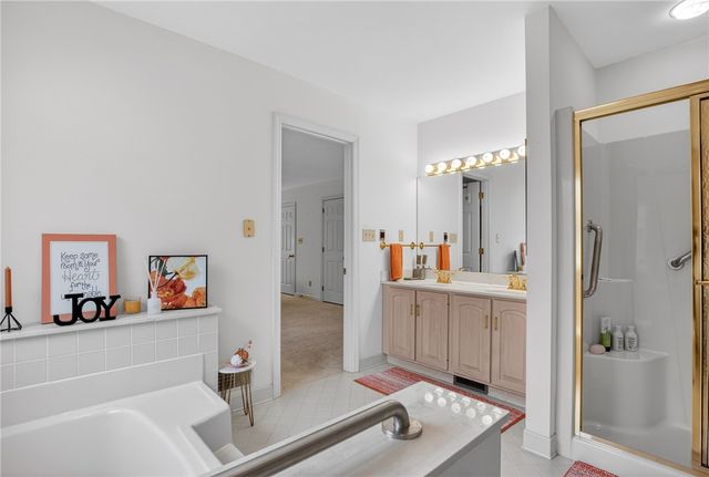 111 Ammons Dr, Peters Twp, PA 15317