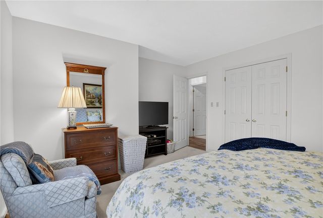 111 Ammons Dr, Peters Twp, PA 15317