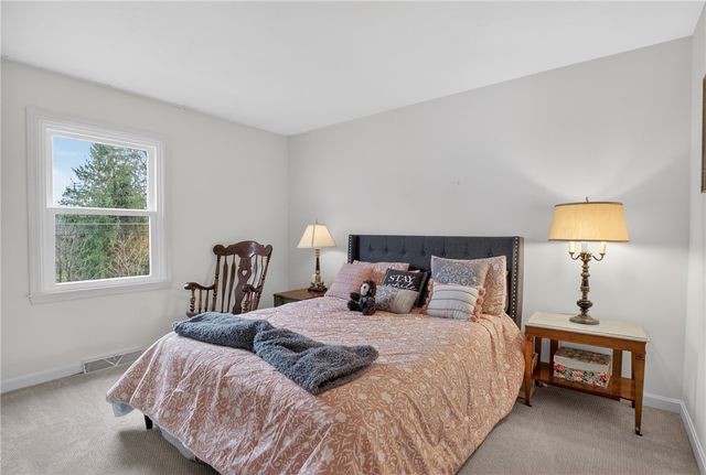 111 Ammons Dr, Peters Twp, PA 15317