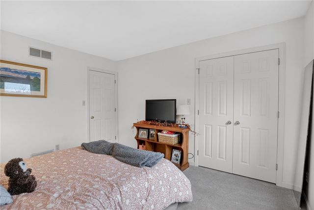 111 Ammons Dr, Peters Twp, PA 15317