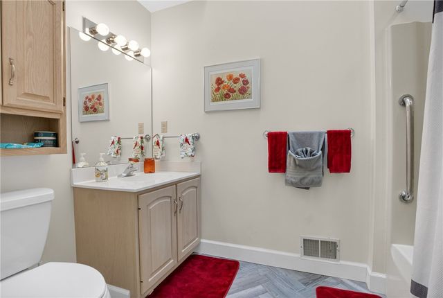 111 Ammons Dr, Peters Twp, PA 15317