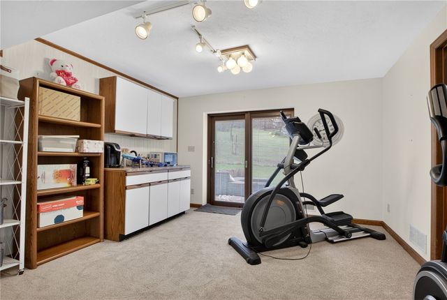 111 Ammons Dr, Peters Twp, PA 15317