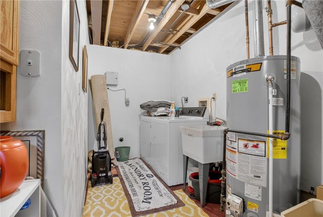 111 Ammons Dr, Peters Twp, PA 15317