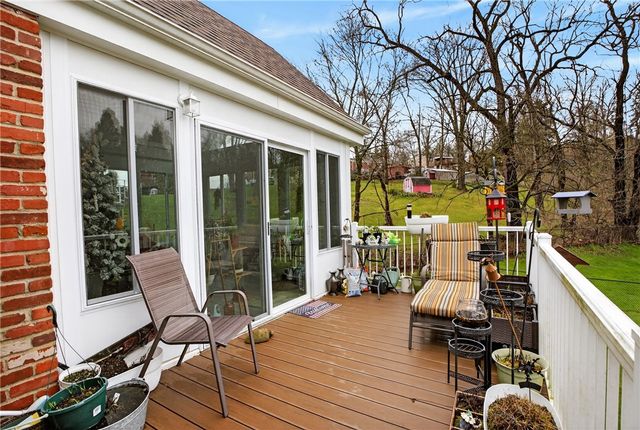 111 Ammons Dr, Peters Twp, PA 15317