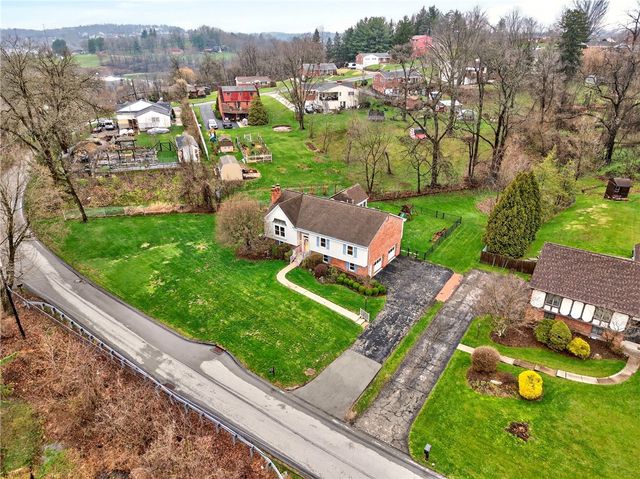 111 Ammons Dr, Peters Twp, PA 15317