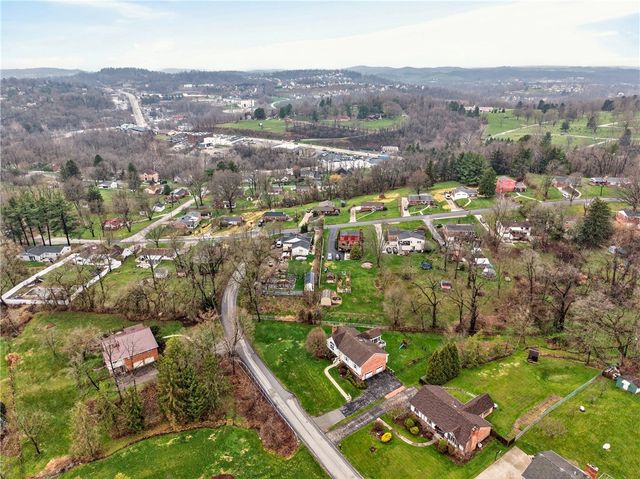 111 Ammons Dr, Peters Twp, PA 15317