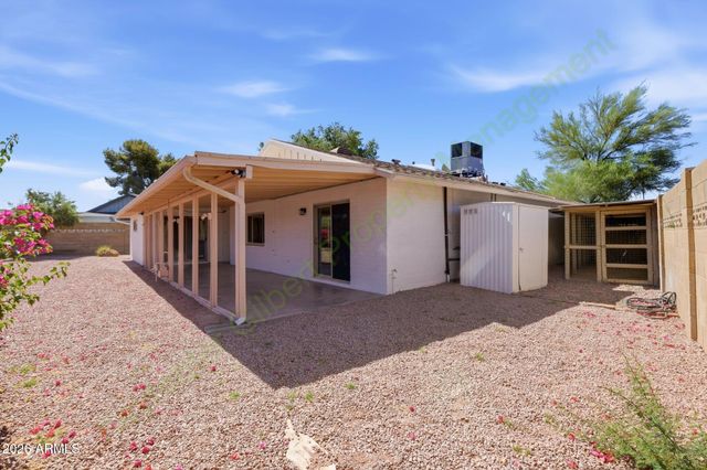 8608 E WHITTON Avenue, Scottsdale, AZ 85251