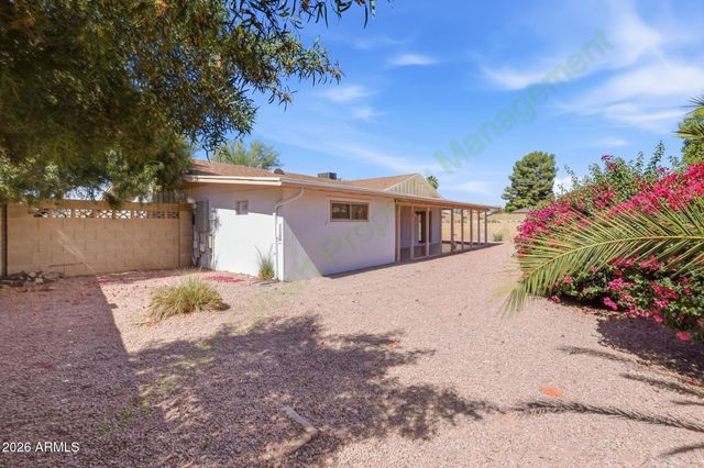 8608 E WHITTON Avenue, Scottsdale, AZ 85251