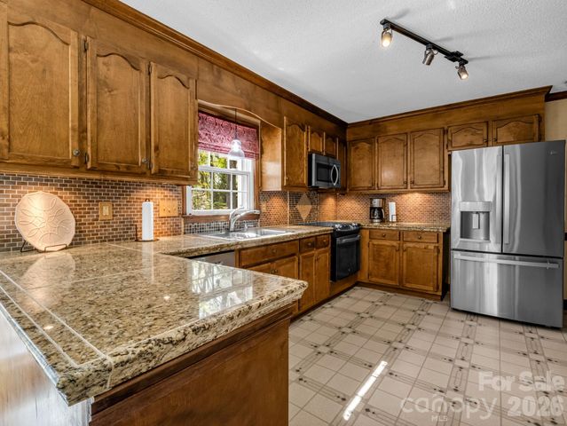 2340 Wynbourne Road, Gastonia, NC 28056