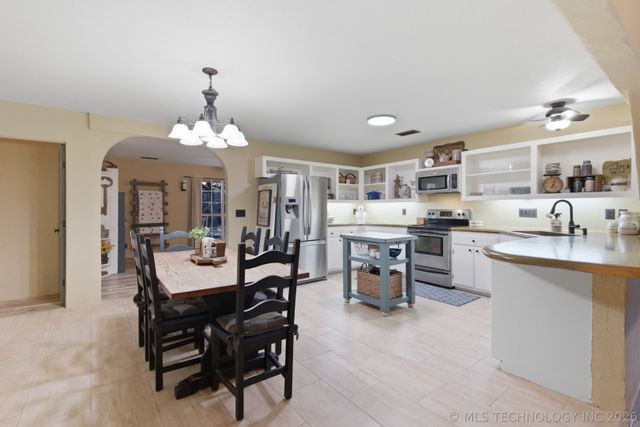 448 Springview Drive, Skiatook, OK 74070