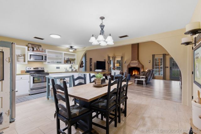 448 Springview Drive, Skiatook, OK 74070