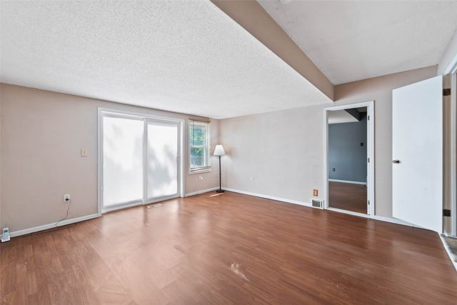 1530 Jade Street, Kellogg, IA 50135