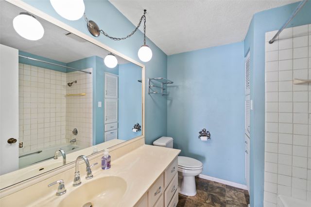 1530 Jade Street, Kellogg, IA 50135
