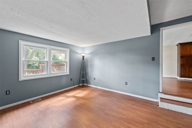 1530 Jade Street, Kellogg, IA 50135