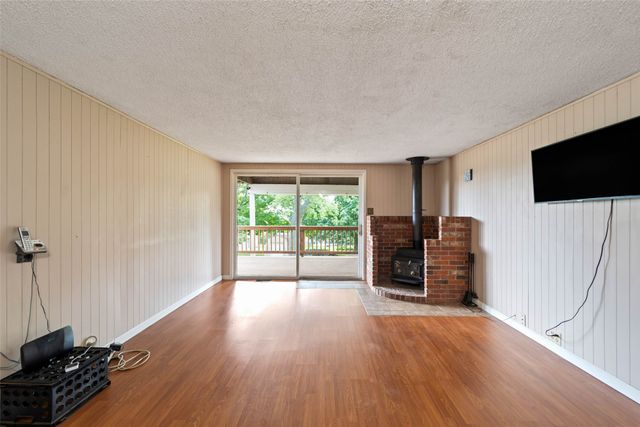 1530 Jade Street, Kellogg, IA 50135
