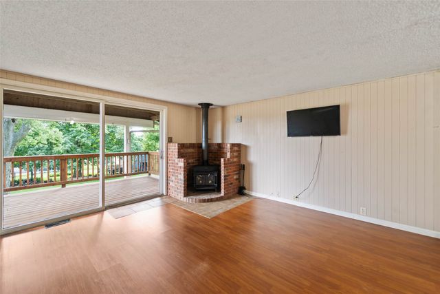 1530 Jade Street, Kellogg, IA 50135