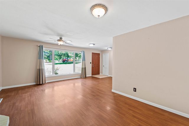1530 Jade Street, Kellogg, IA 50135