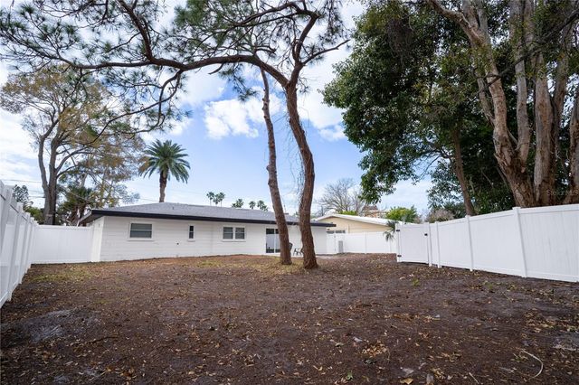 11071 NAVAJO DRIVE, St Petersburg, FL 33708