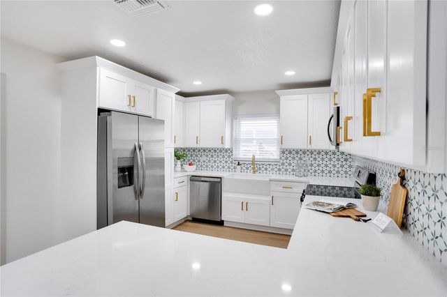 11071 NAVAJO DRIVE, St Petersburg, FL 33708