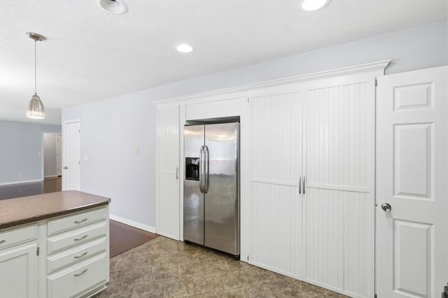 2460 N LAKE OF THE WOODS RD, Columbia, MO 65202