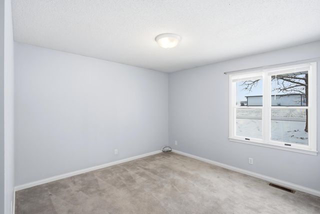 2460 N LAKE OF THE WOODS RD, Columbia, MO 65202