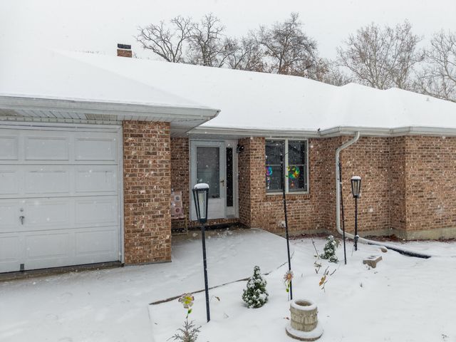 2460 N LAKE OF THE WOODS RD, Columbia, MO 65202