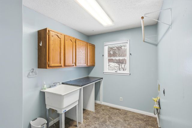 2460 N LAKE OF THE WOODS RD, Columbia, MO 65202