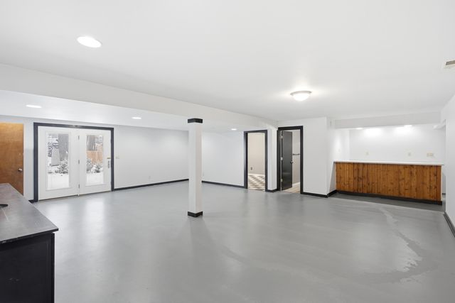 2460 N LAKE OF THE WOODS RD, Columbia, MO 65202