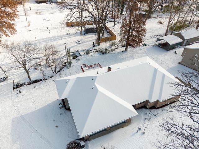 2460 N LAKE OF THE WOODS RD, Columbia, MO 65202